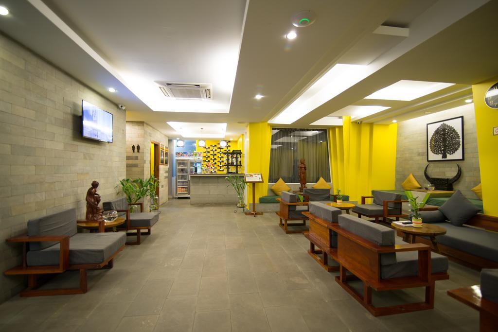 V Hotel Phnom Penh Extérieur photo