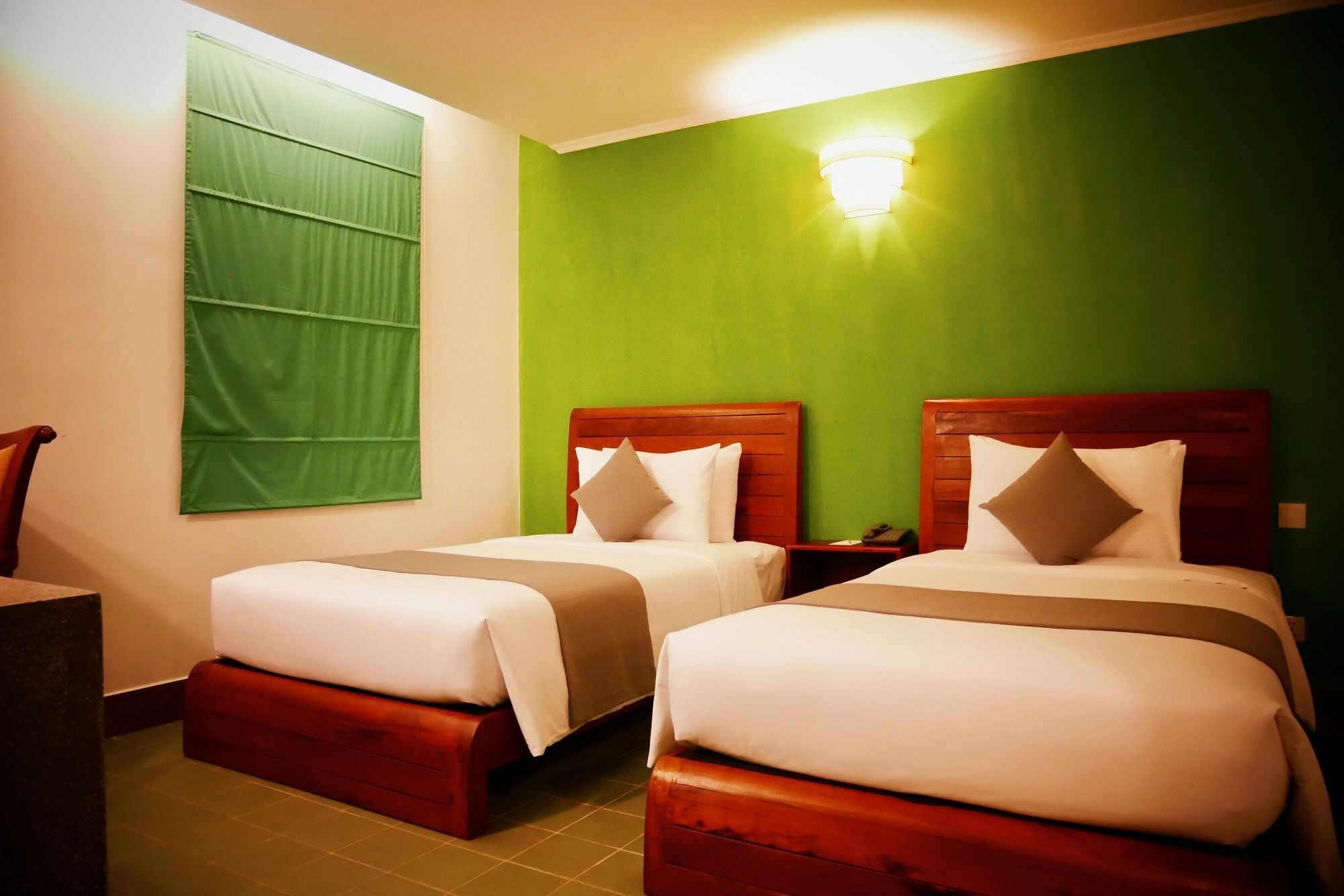 V Hotel Phnom Penh Extérieur photo