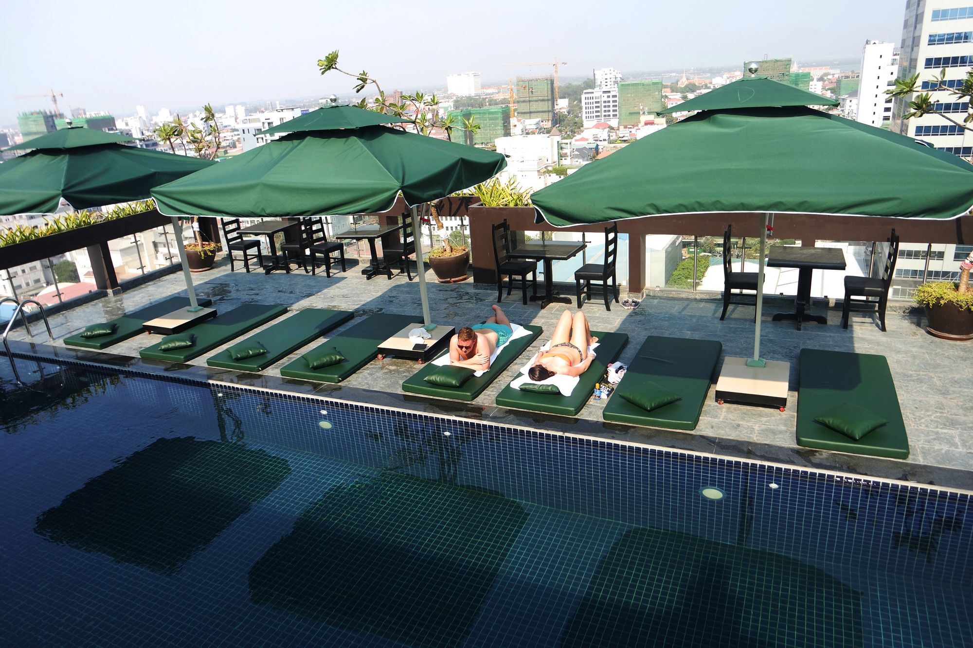 V Hotel Phnom Penh Extérieur photo